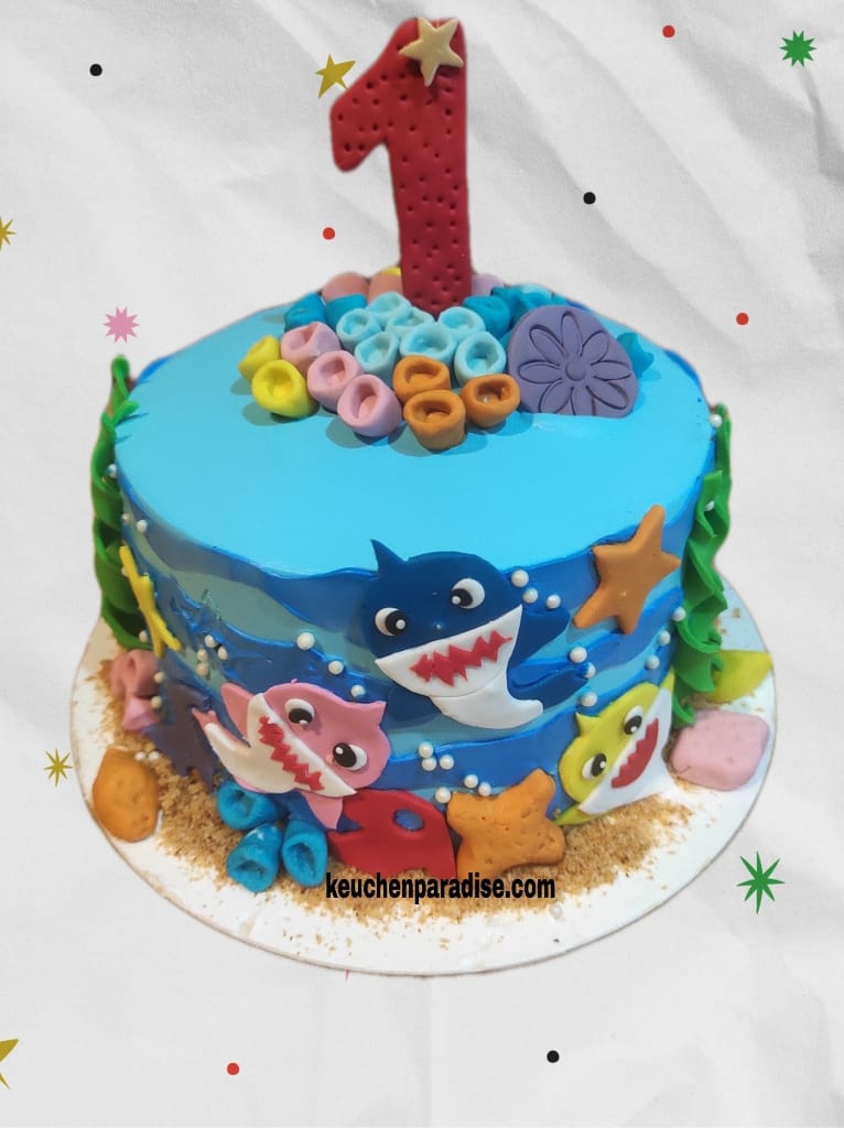 Baby shark cake