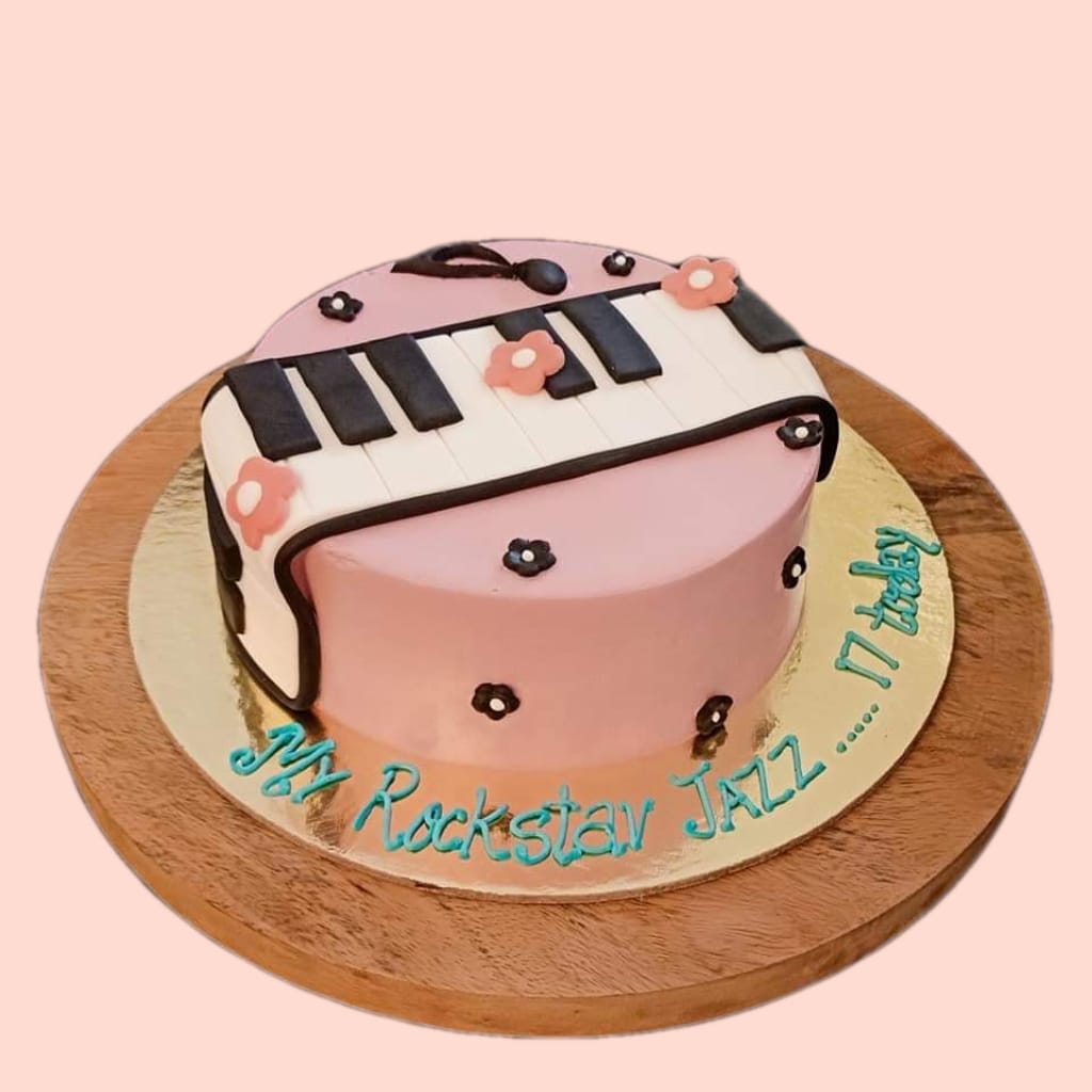 Piano musical cake
