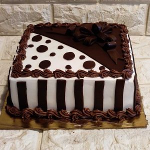 Brown & white cake