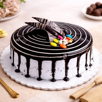 Choco Vanilla Drip Fantasy Cake