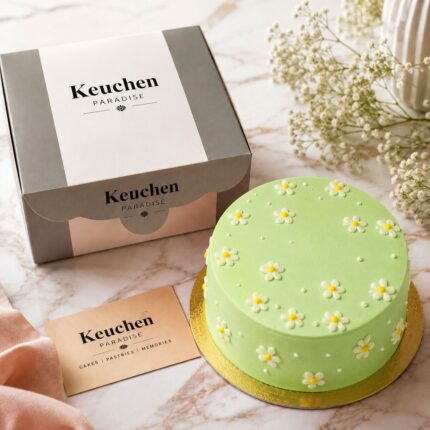 Pastel Green Daisy Bento Cake